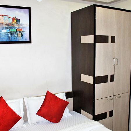 Reliable Inn Калькутта Экстерьер фото
