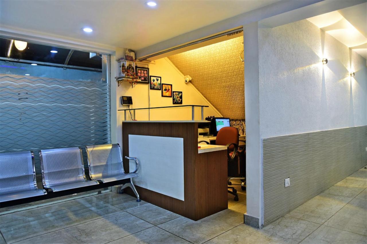 Reliable Inn Калькутта Экстерьер фото