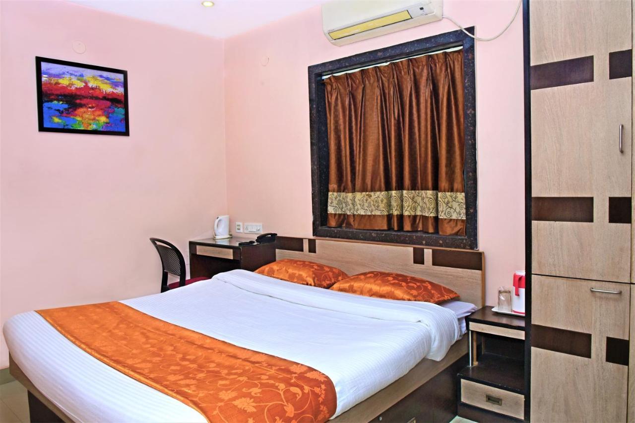 Reliable Inn Калькутта Экстерьер фото