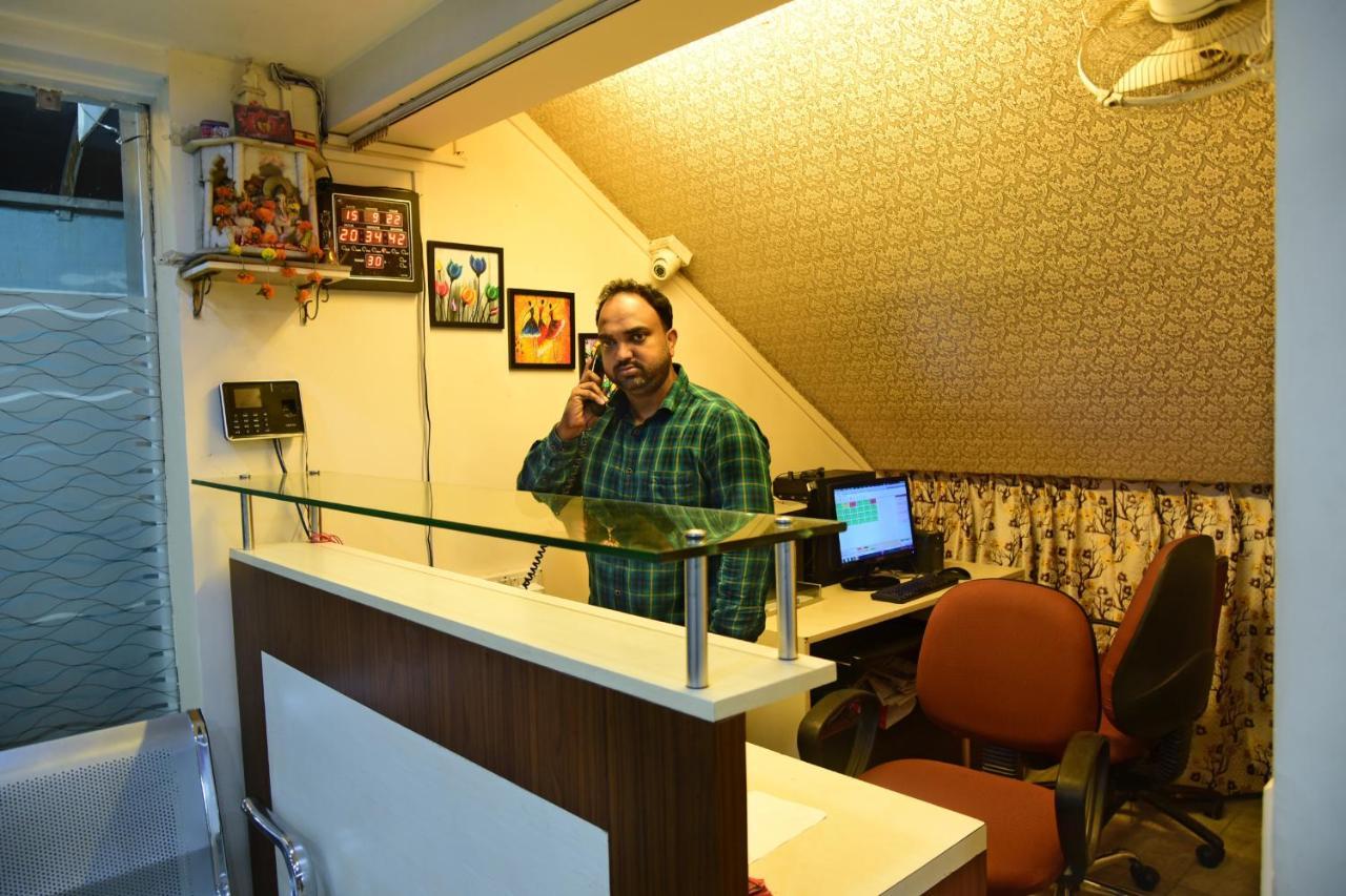 Reliable Inn Калькутта Экстерьер фото