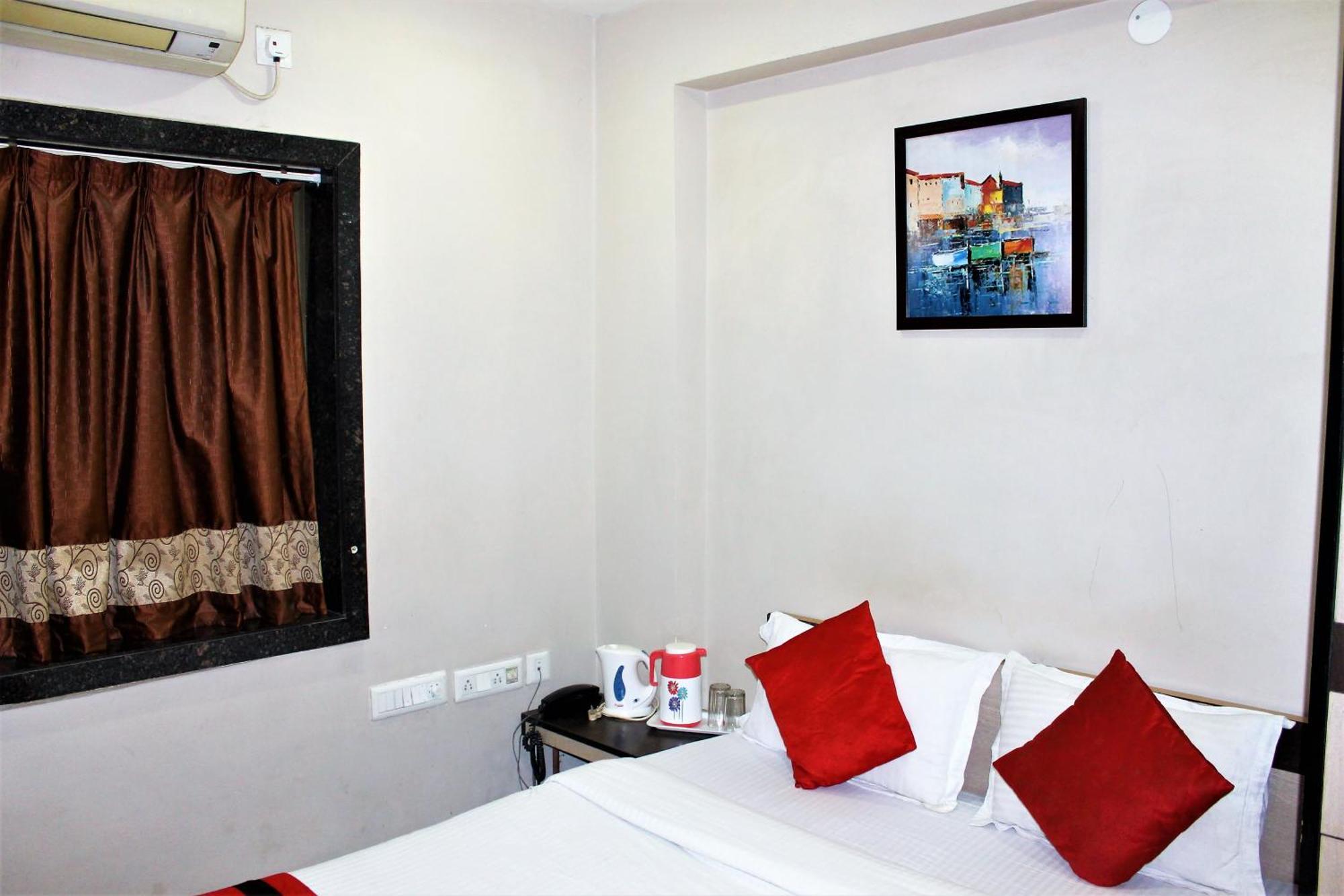 Reliable Inn Калькутта Экстерьер фото