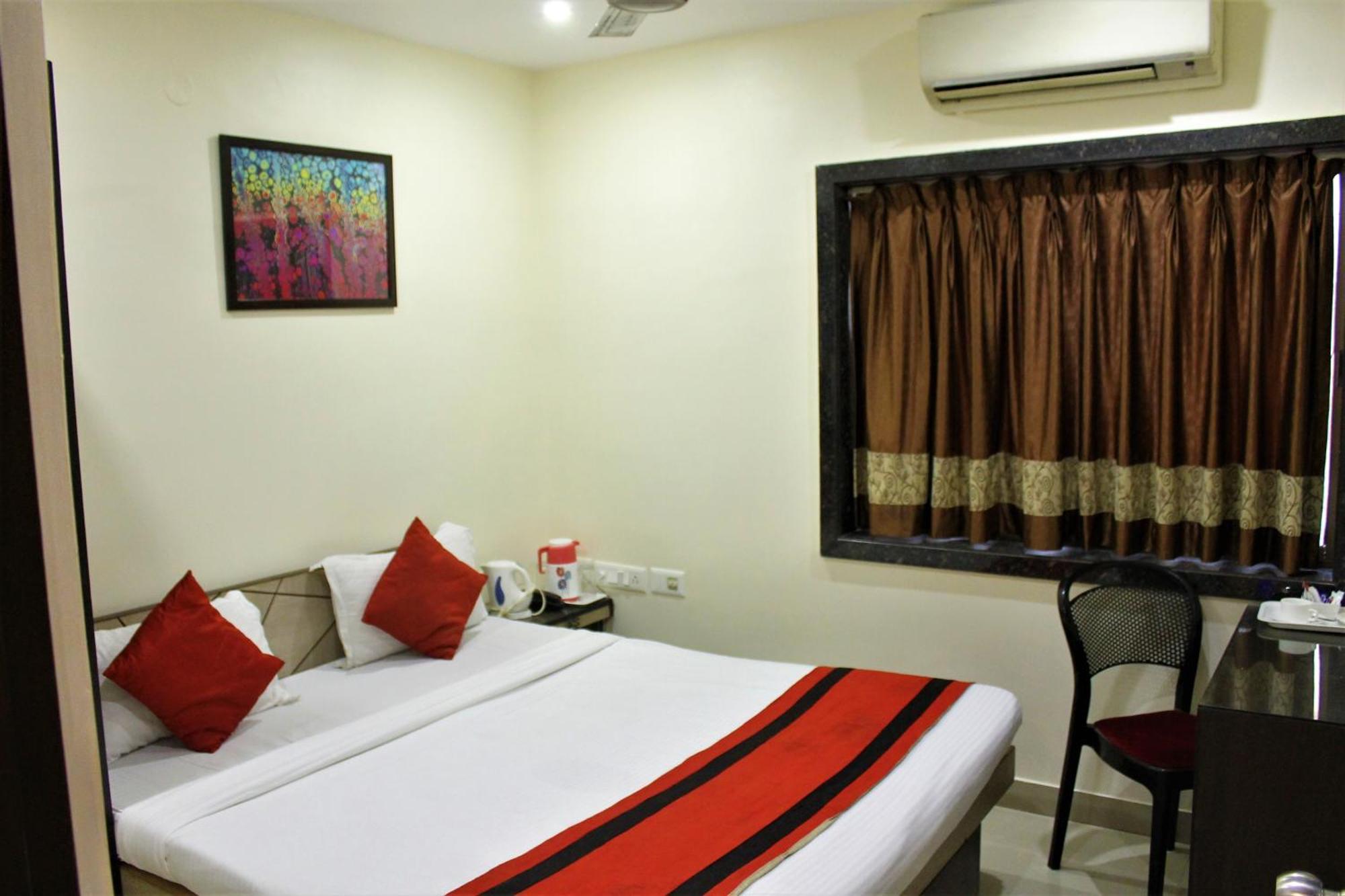 Reliable Inn Калькутта Экстерьер фото